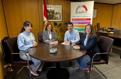 Firma del convenio entre ASADICC y Ayuntamiento de Caspe para financiar el Programa de Asistencia Personal